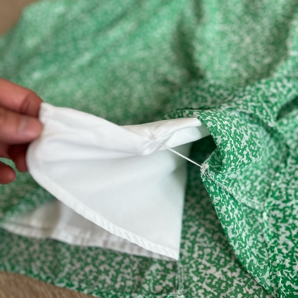 Green & White Floral V-Neck Flutter Sleeve Dress - Picture 9 of 10